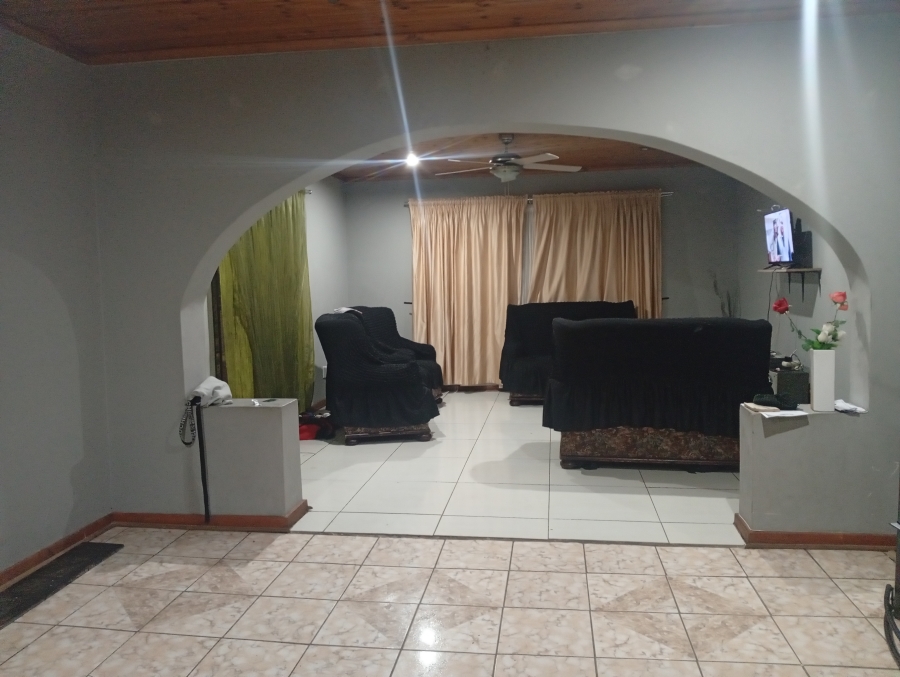 4 Bedroom Property for Sale in Mountain View Eastern Cape